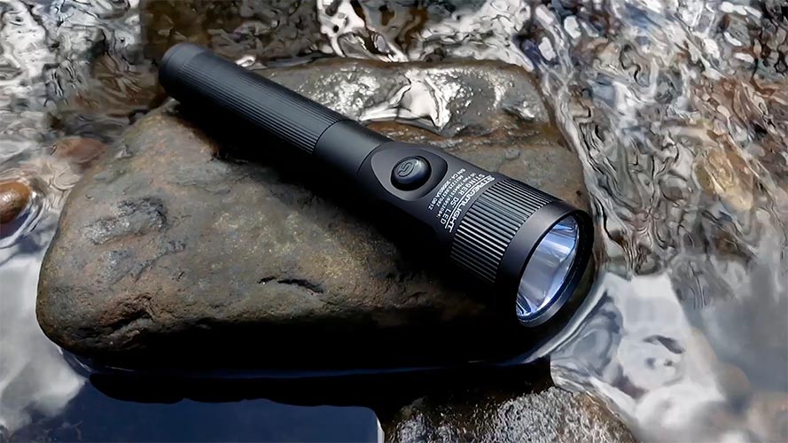 This image has an empty alt attribute; its file name is streamlightpro-stinger-waterproof.jpg